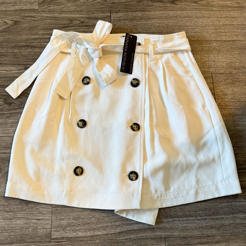 NWT Banana Republic Off White Paper Tag & Tie Skirt with Buttons - size 4